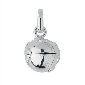 Links of London Globe-Traveling Locket Charm 🌎